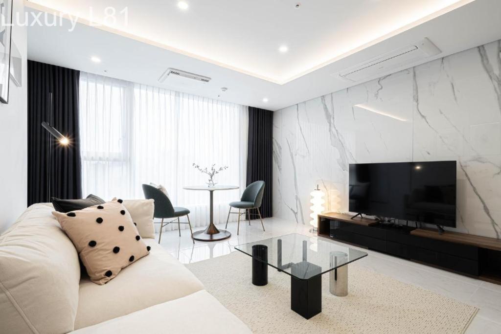 Angia Luxury Apartment Inside Landmark 81 Tower Ho Şi Min Dış mekan fotoğraf