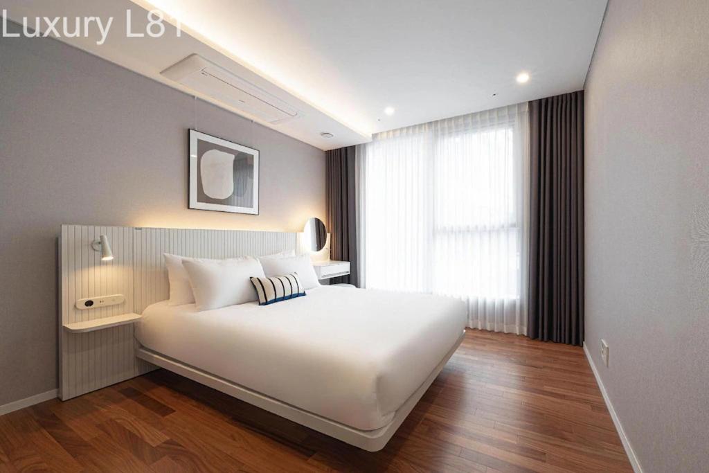 Angia Luxury Apartment Inside Landmark 81 Tower Ho Şi Min Dış mekan fotoğraf